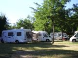 Emplacement de camping en camping 3 étoiles Acacias en Sud Ardèche